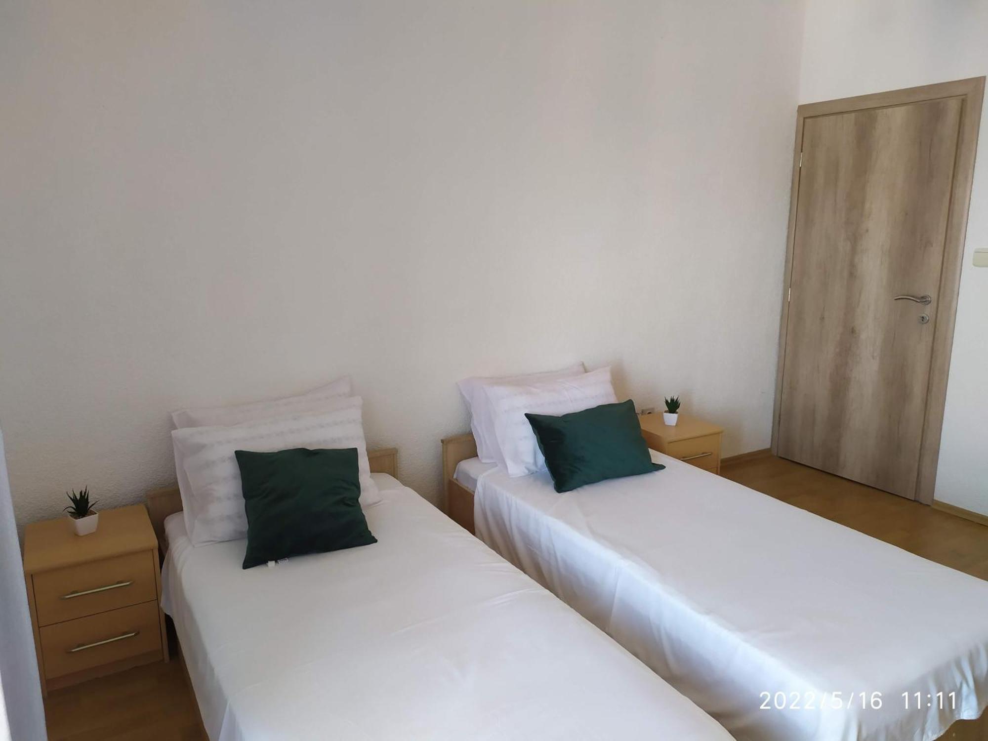 Apartments And Room Suza 塞尼 外观 照片